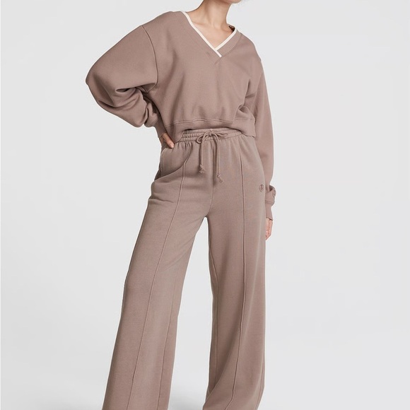 PINK Premium Fleece V-Neck Pullover - Picture 3 of 7